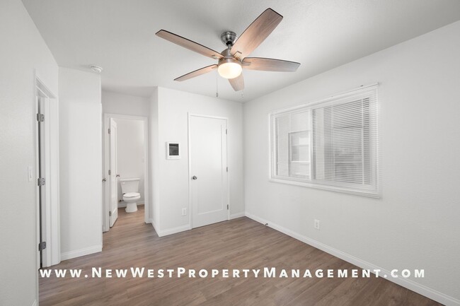 Building Photo - Light and bright Sherman Heights 1 Bedroom...