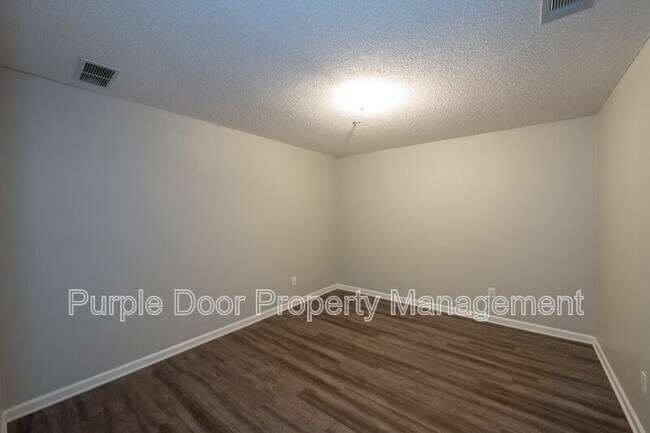Building Photo - 1214 Charleston Ct
