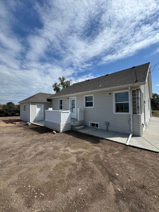 Building Photo - Home Sweet Home HORSE Property