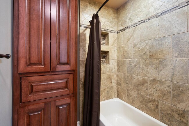 Building Photo - 115 Gyna Dr