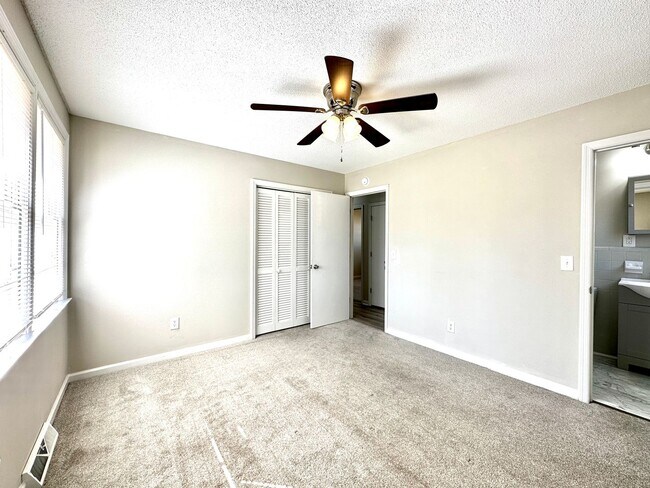 Building Photo - 4 Bedroom 2 Bath Home in Goose Creek