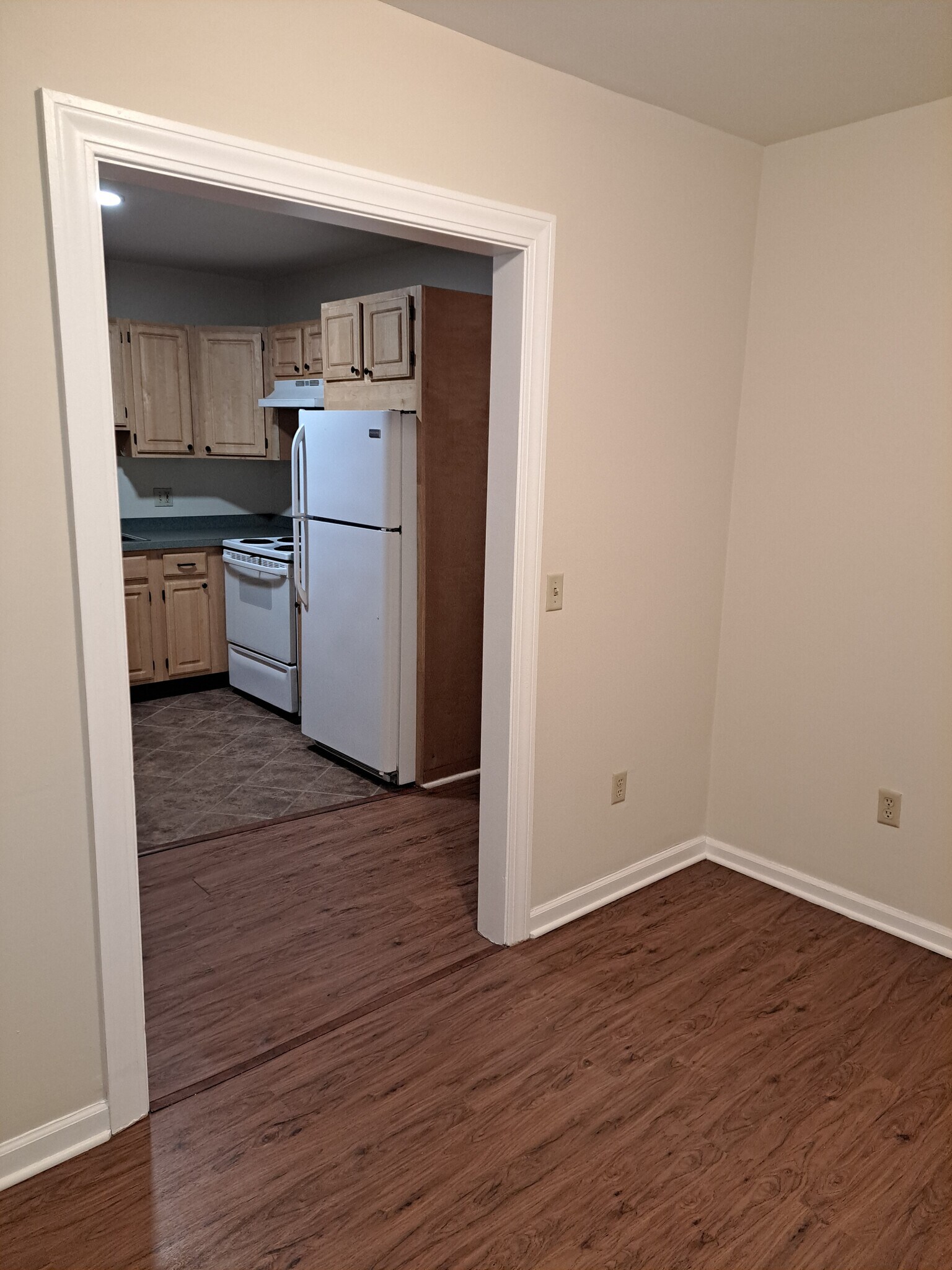 Building Photo - 3229 7th Ave