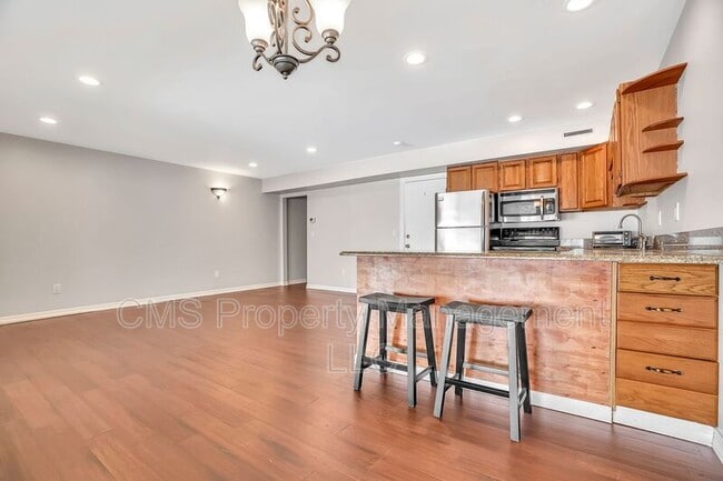 Building Photo - 2219 North Ave