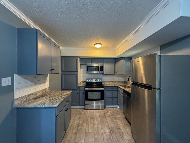 Building Photo - Charming 3 Bed 1.5 Bath Home with Flex Room