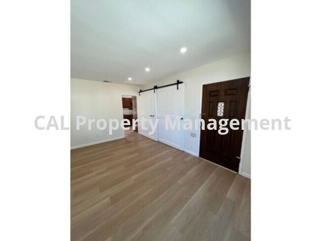 Building Photo - Burbank House for Rent in Great Location!