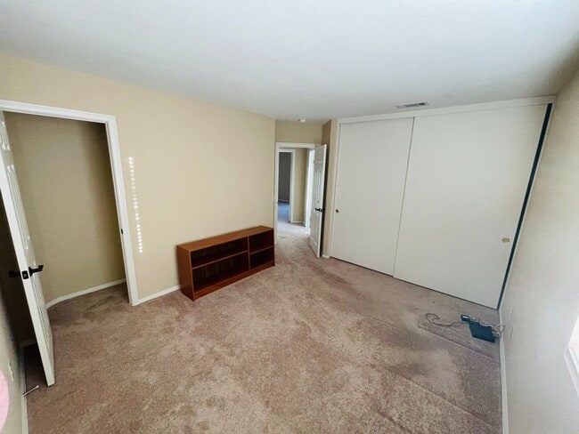 Building Photo - 42020 Dahlia Way