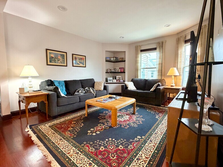 Building Photo - 52 Sheridan Ave