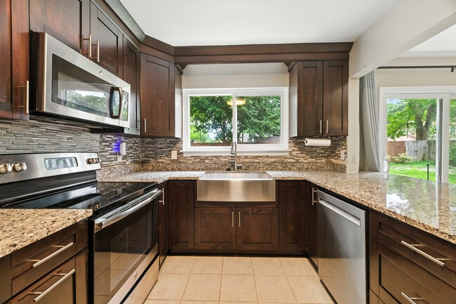 Building Photo - 3800 Liberty Ridge Rd