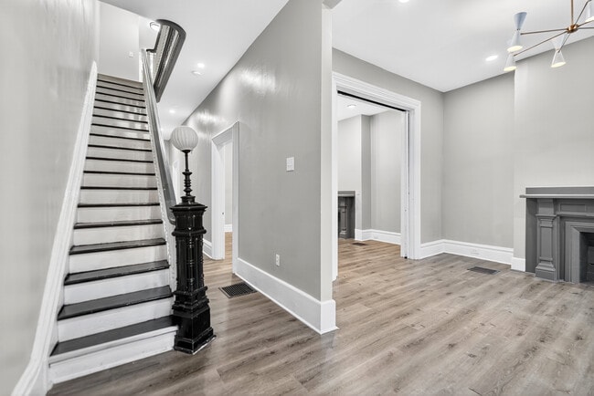 Building Photo - 517 Armandale St