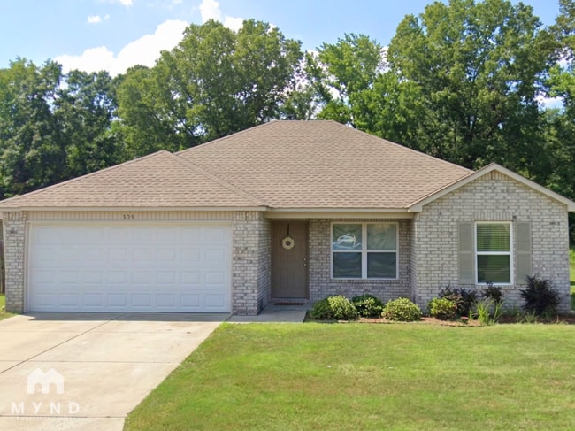 Building Photo - 305 Westwood Dr