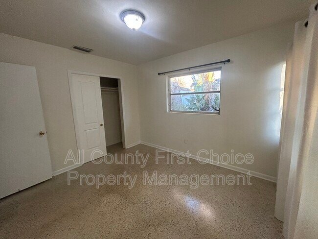 Building Photo - 2797 Renatta Dr