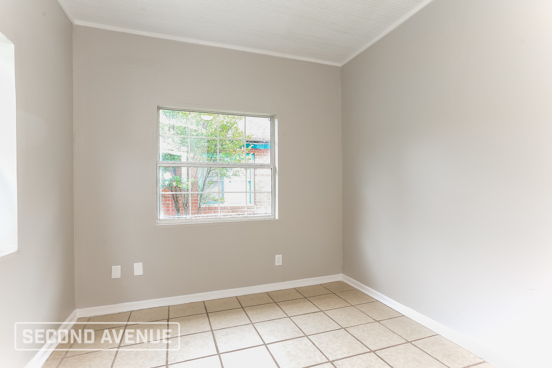 Building Photo - 6580 Sunset Dr