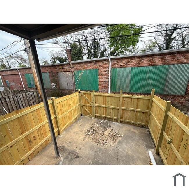 Building Photo - 3 Bedroom in 21218