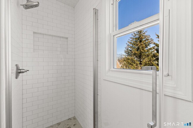 Building Photo - 44 Churchill St