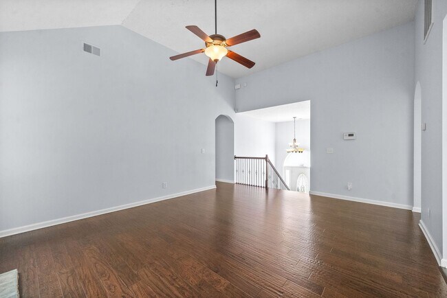 Building Photo - Pet Friendly Four Bedroom with Basement!