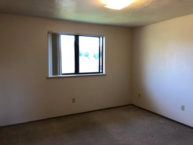 Building Photo - 2829ap