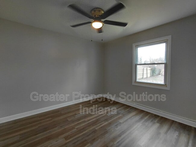 Building Photo - 3445 E 163rd St