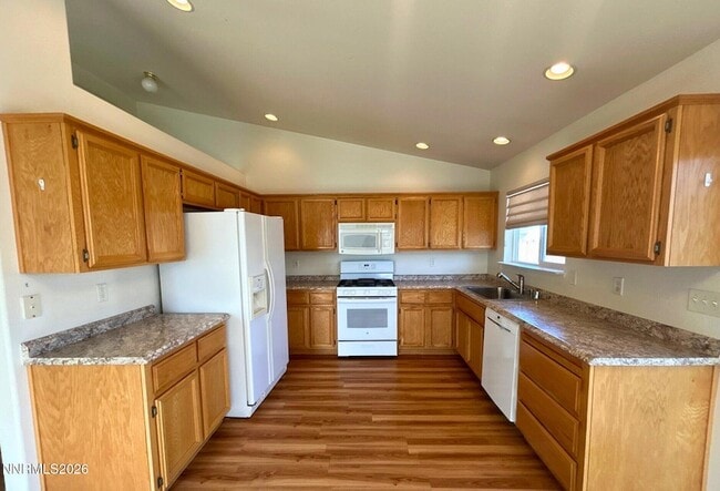 Building Photo - 210 Emigrant Wy