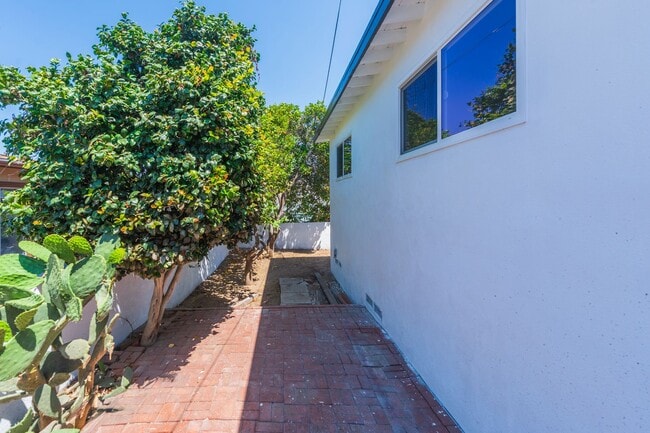 Building Photo - Hermosa Beach Home Rental