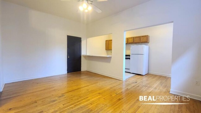 Building Photo - 0 bedroom in CHICAGO IL 60657