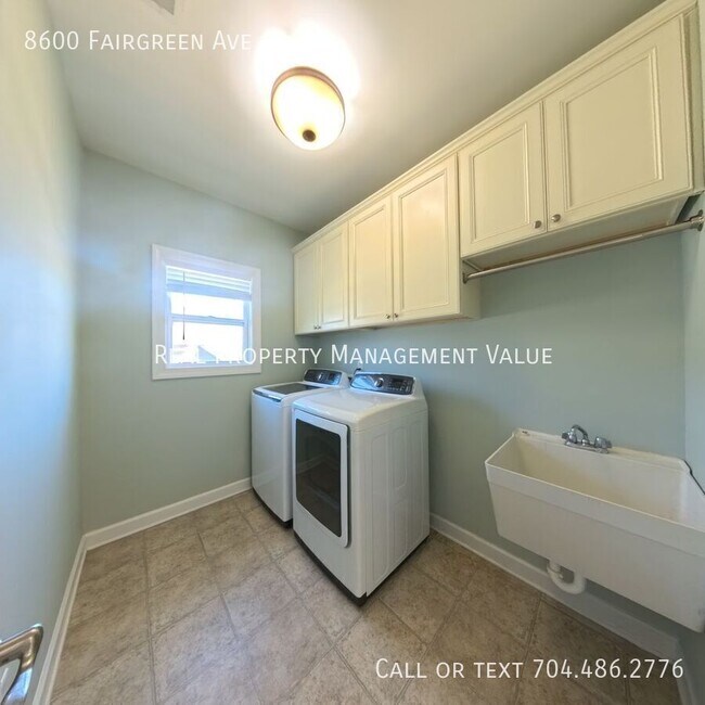 Building Photo - 8600 Fairgreen Avenue