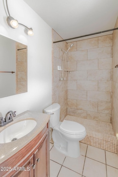 Building Photo - 7013 E Loma Land Dr