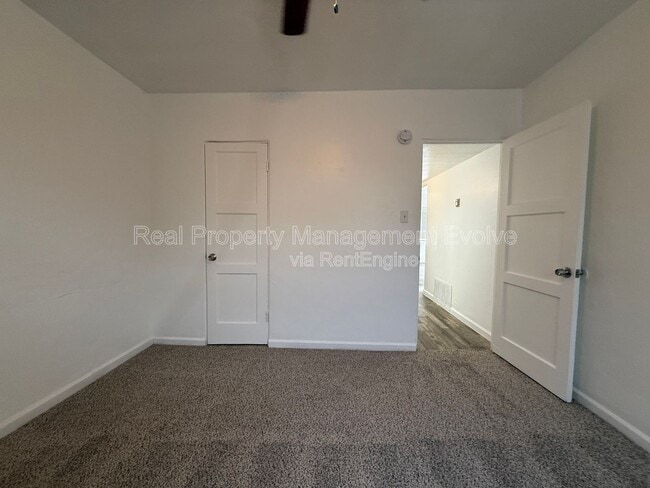 Building Photo - 3422 E Taylor St