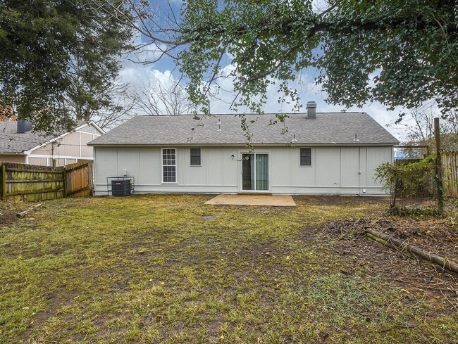 Building Photo - UPDATED 3 beds, 2 baths on cul de sac.