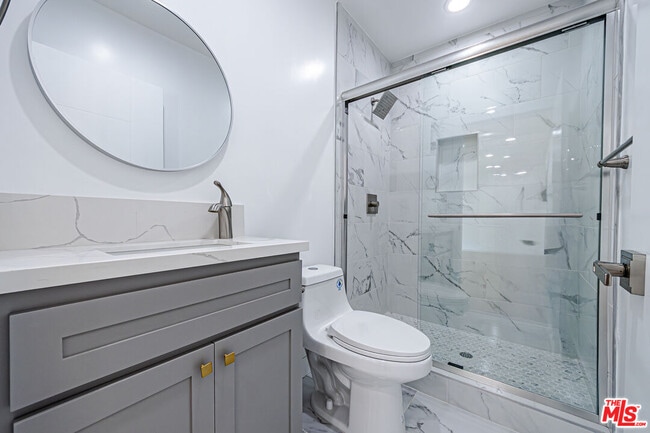 Building Photo - 2057 1/2 S Garth Ave