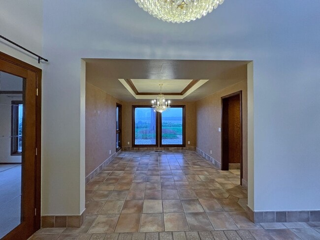 Building Photo - Gated Sound view home Des Moines area, 4 bed plus den 2.5 bath 3900 s/f, Available NOW!!!