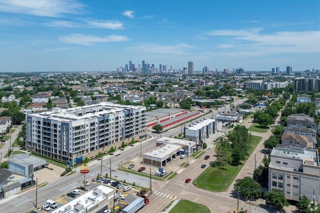 Building Photo - 6400 Washington Ave