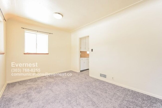Building Photo - Charming 3-Bedroom Home in Prime Englewood...