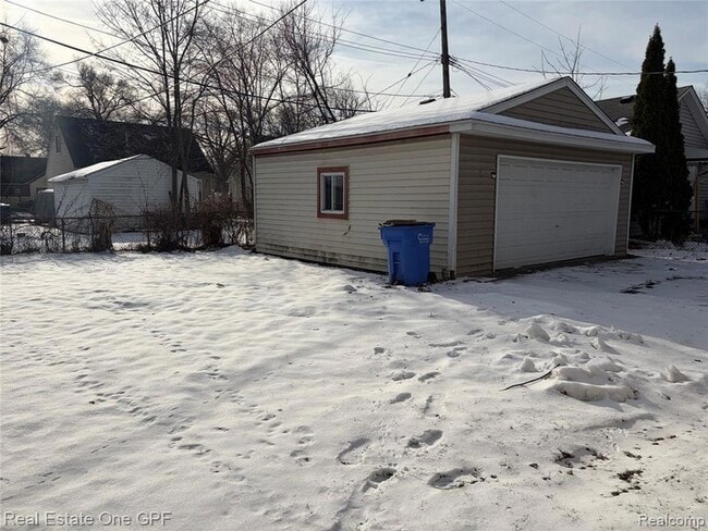 Building Photo - 14960 Alberta Ave