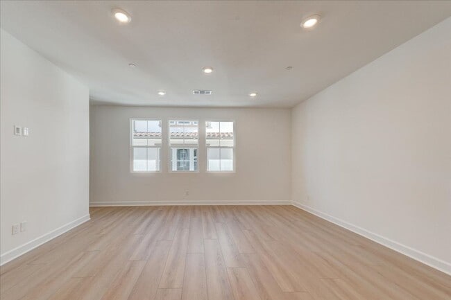 Building Photo - 1404 Mountain Laurel Rd