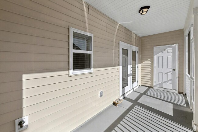 Building Photo - 342 Silverdrop St