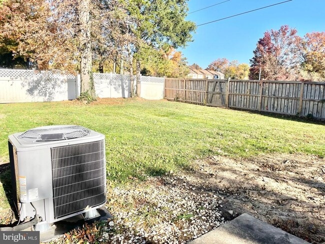 Building Photo - 1306 Mistyvale St