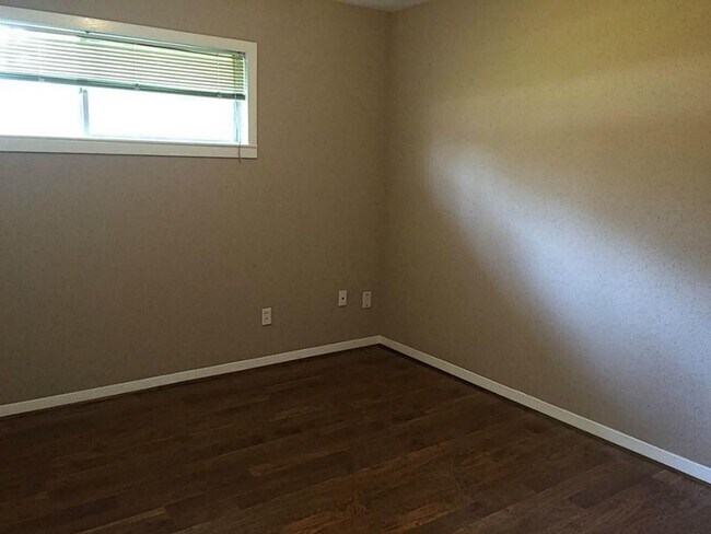 Building Photo - Gorgeous all renovated Home in Texas City,...