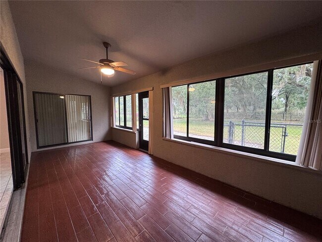 Building Photo - 4924 Raylene Way