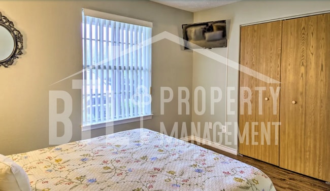Building Photo - Great Walk-In Unit!