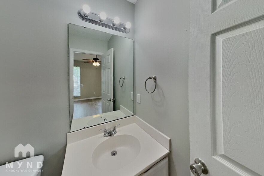 Building Photo - 6902 Kentucky Derby Dr