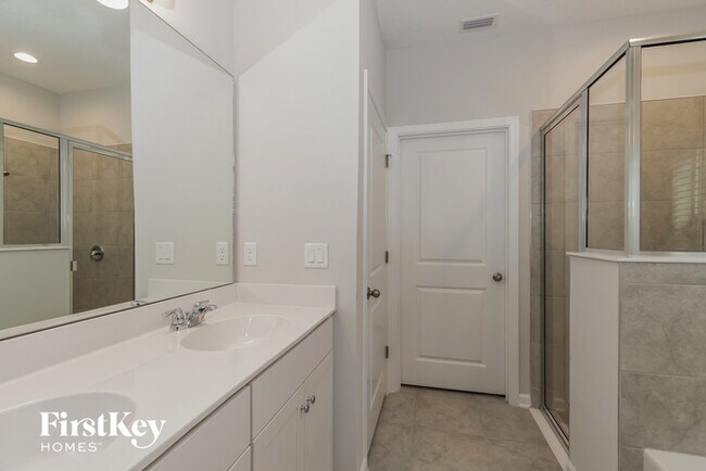 Building Photo - 2801 Copperwood Ave