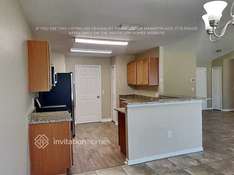 Building Photo - 712 Hamster Ct