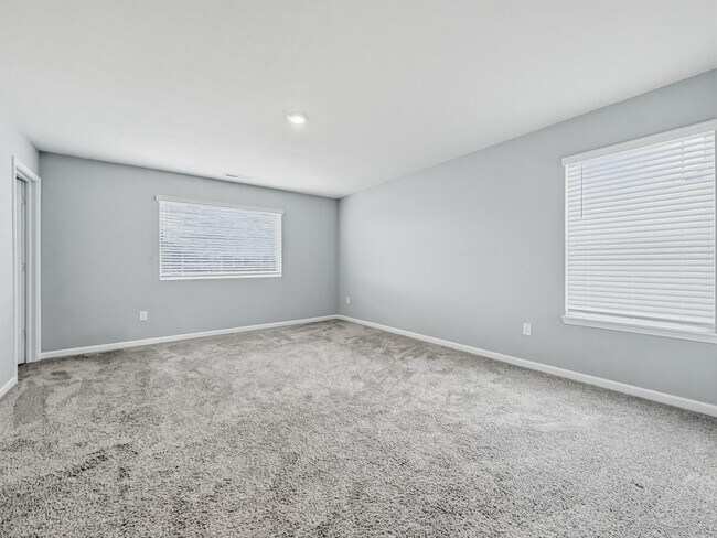 Building Photo - 2557 Plano Dr