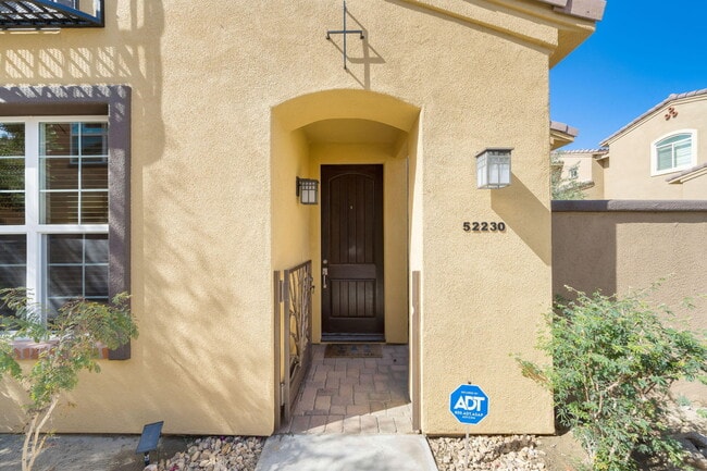 Building Photo - 52230 Desert Spoon Ct