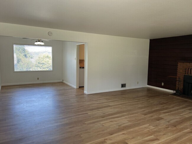 Building Photo - Beautiful 4 Bedroom, 2 Bath Eastside Vallejo Home