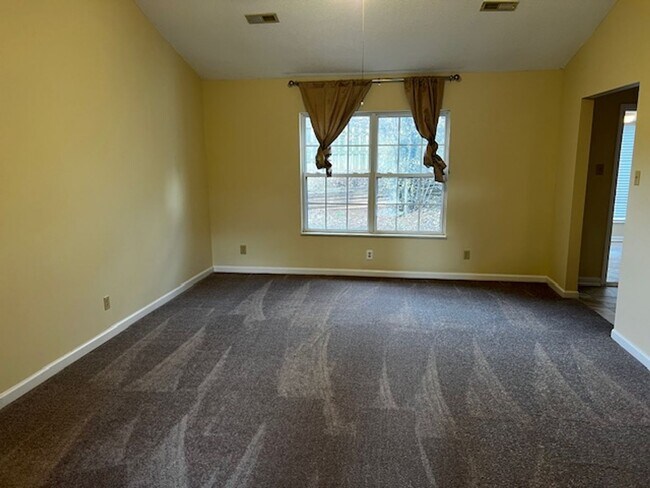 Building Photo - 115 Rouen Ct