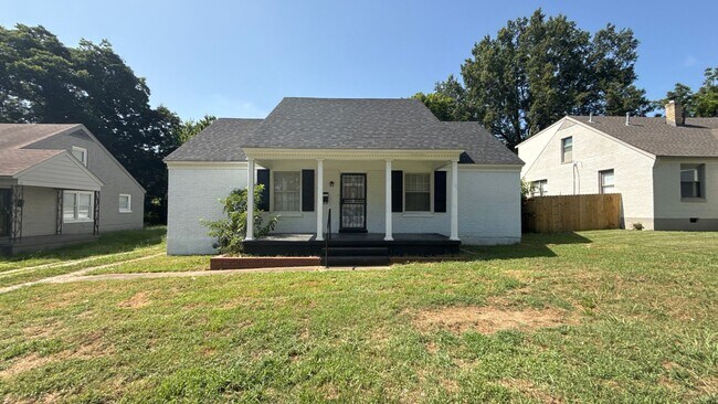 Primary Photo - 87 E Fernwood Ave