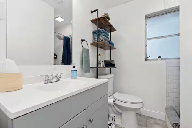 Building Photo - 2614 NW 8th St