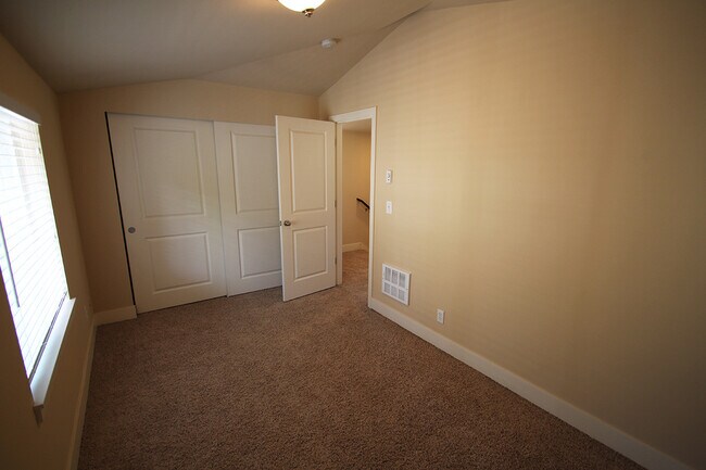 Building Photo - LUXURY 3 BED, 3 BATH SEATTLE TOWNHOME FOR RENT; AVAILABLE NOW!