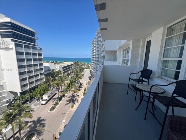 Building Photo - 100 Lincoln Rd